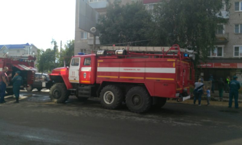 В Кимрах на улице Урицкого в магазине «Идрис» произошел пожар