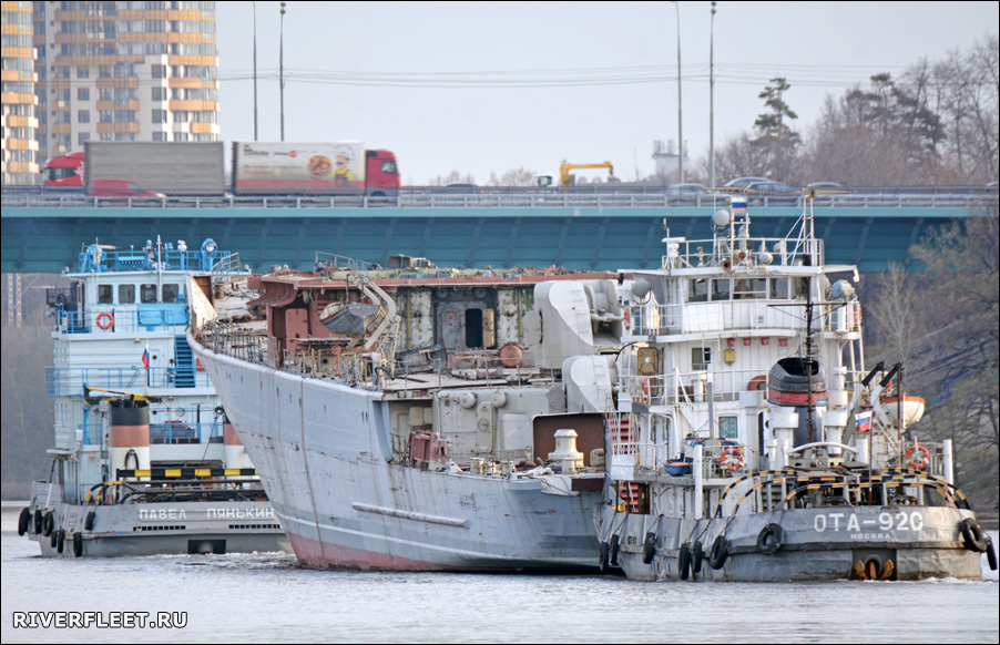 В Кимры на утилизацию отбуксируют сторожевой корабль «Дружный»