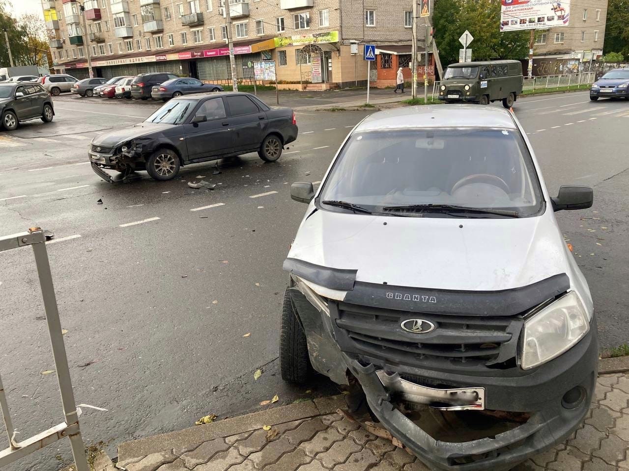 На улице Урицкого в Кимрах женщина спровоцировала ДТП и пострадала в нем